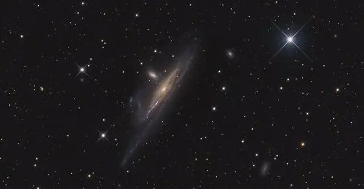 Неймовірний космічний балет між галактиками NGC 1532 та NGC 1531